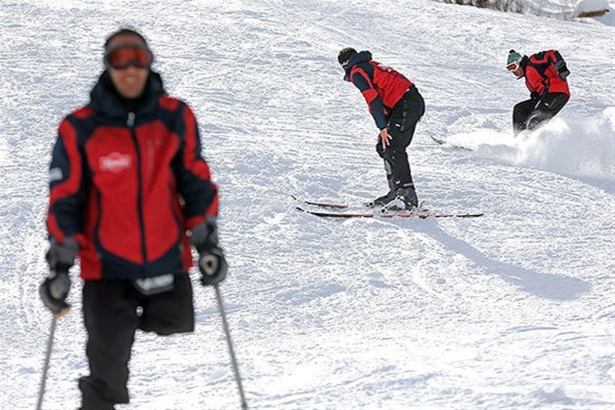رقابت ۱۲ اسکی باز ایرانی و خارجی در مرحله نهایی مسابقات معلولان 